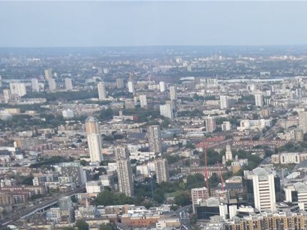 Utsikten från The Shard kan kännas obekväm om man är höjdrädd men jag har ingen höjdrädsla. Jag hade det en gång. Men den är borta. London bridge har ett fint rykte som turistattraktion.
